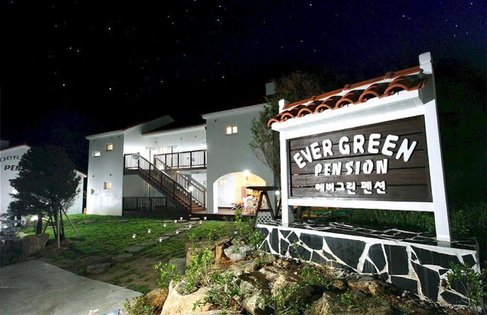 Ever Green Pension Geoje Exteriör bild
